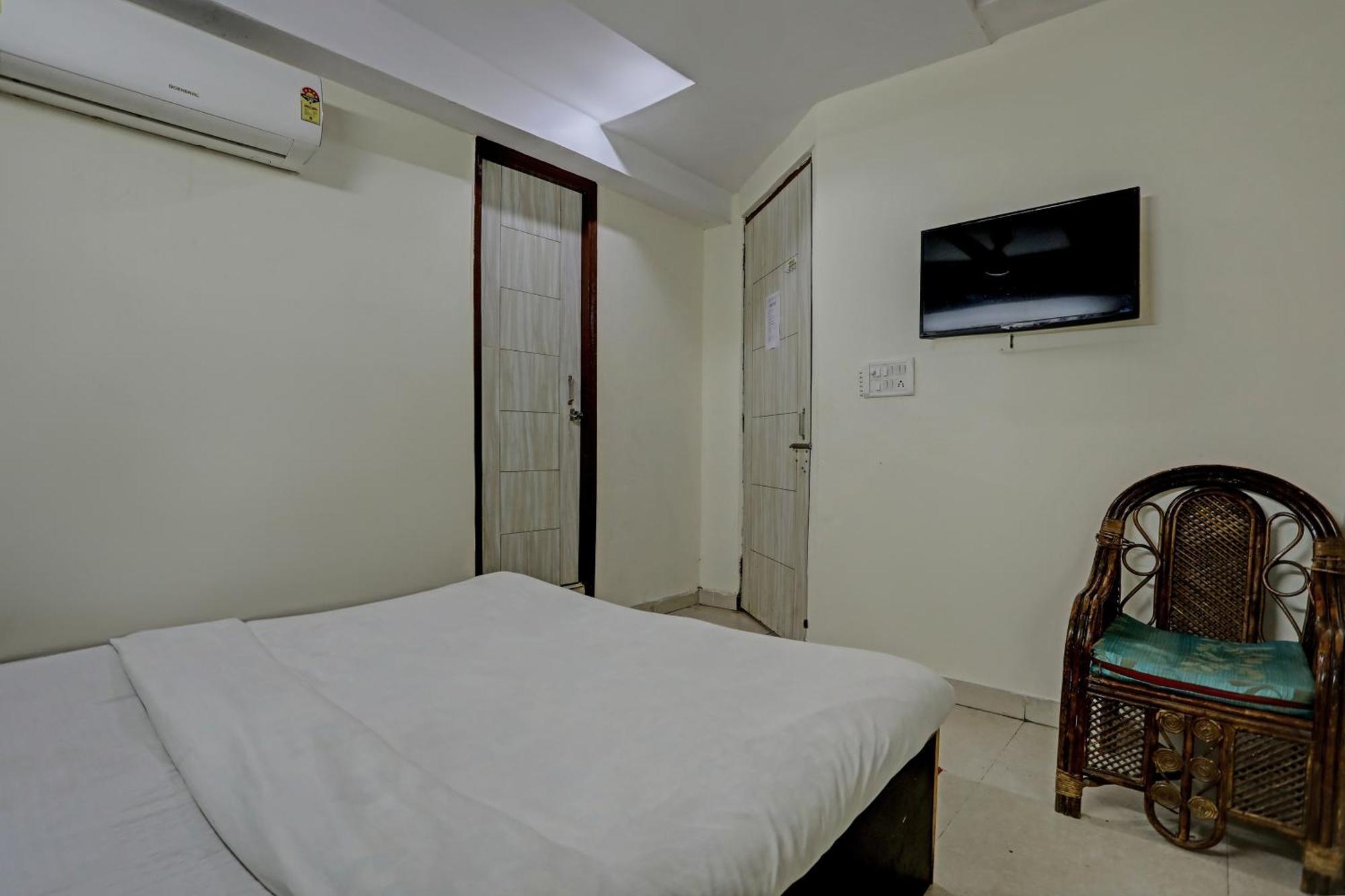 Hotel O Kanak Palace Yeni Delhi Dış mekan fotoğraf