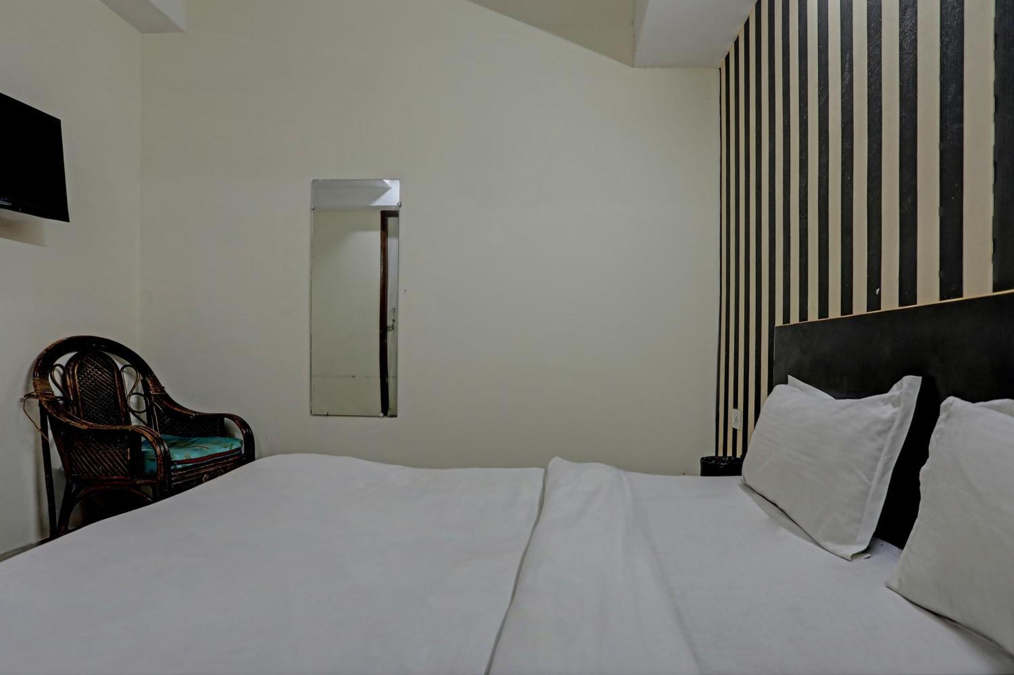 Hotel O Kanak Palace Yeni Delhi Dış mekan fotoğraf