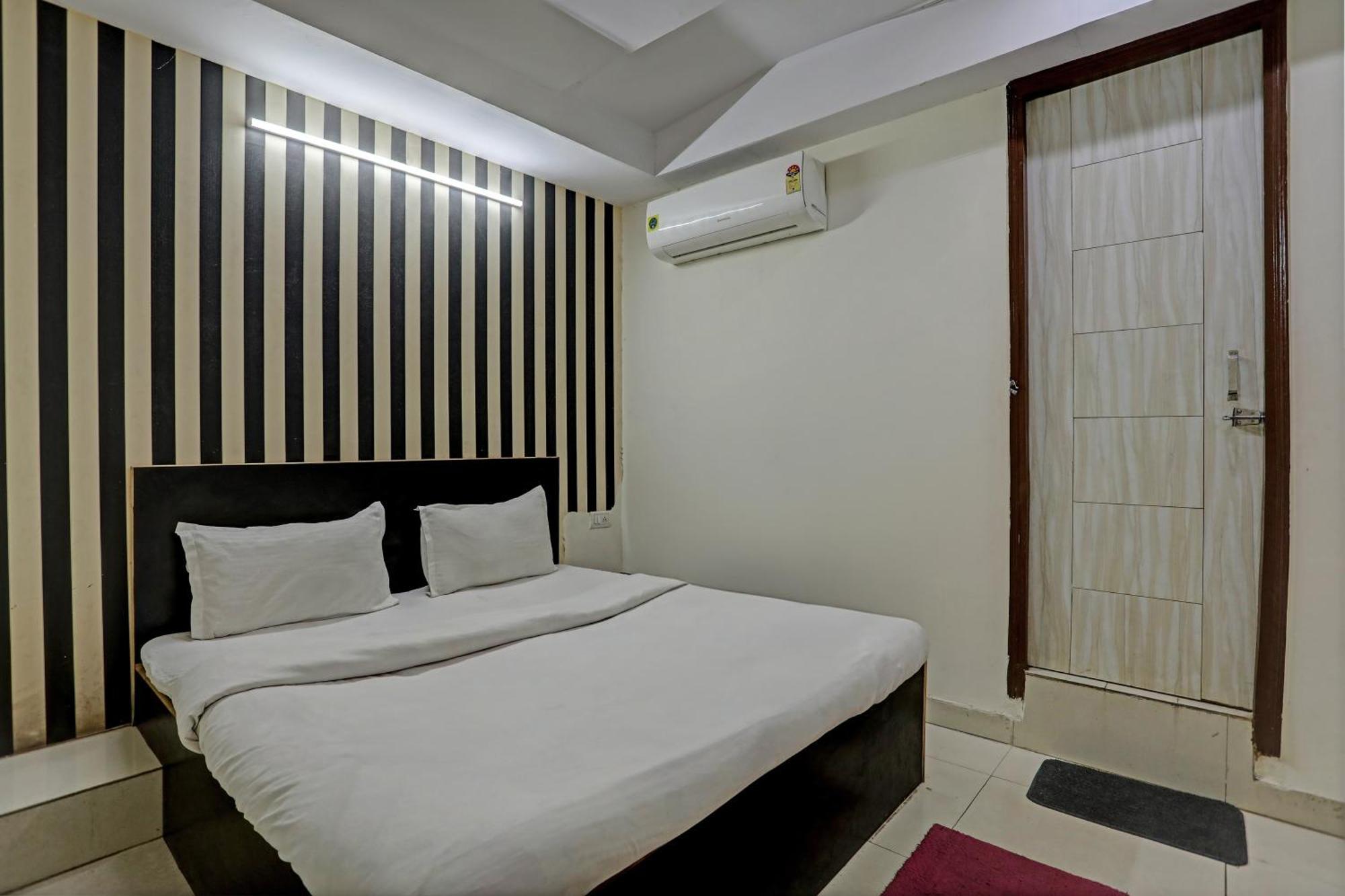 Hotel O Kanak Palace Yeni Delhi Dış mekan fotoğraf