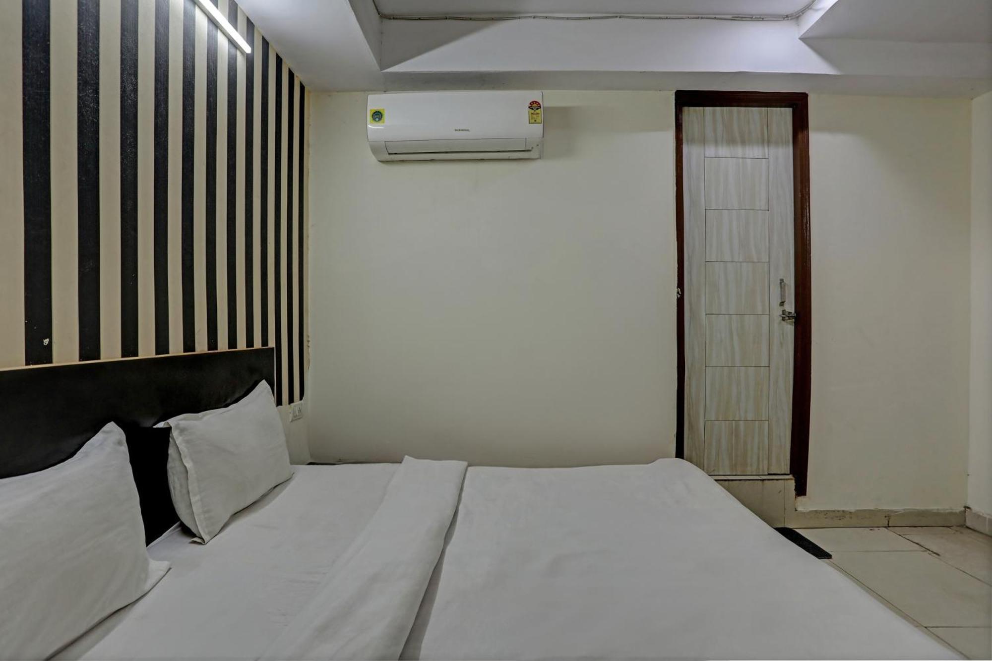 Hotel O Kanak Palace Yeni Delhi Dış mekan fotoğraf