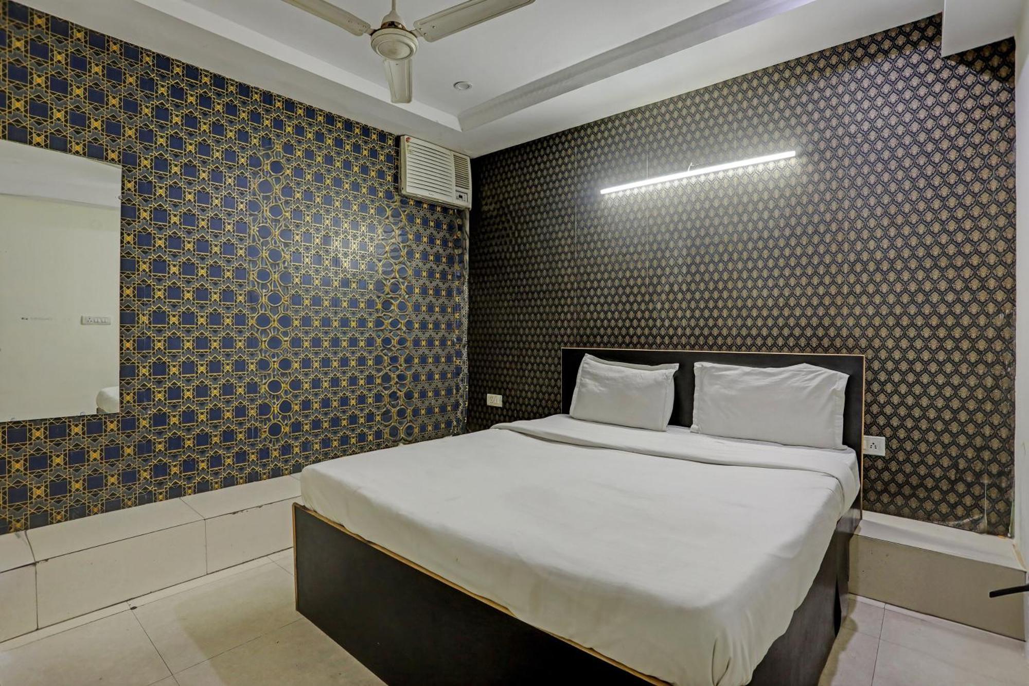 Hotel O Kanak Palace Yeni Delhi Dış mekan fotoğraf