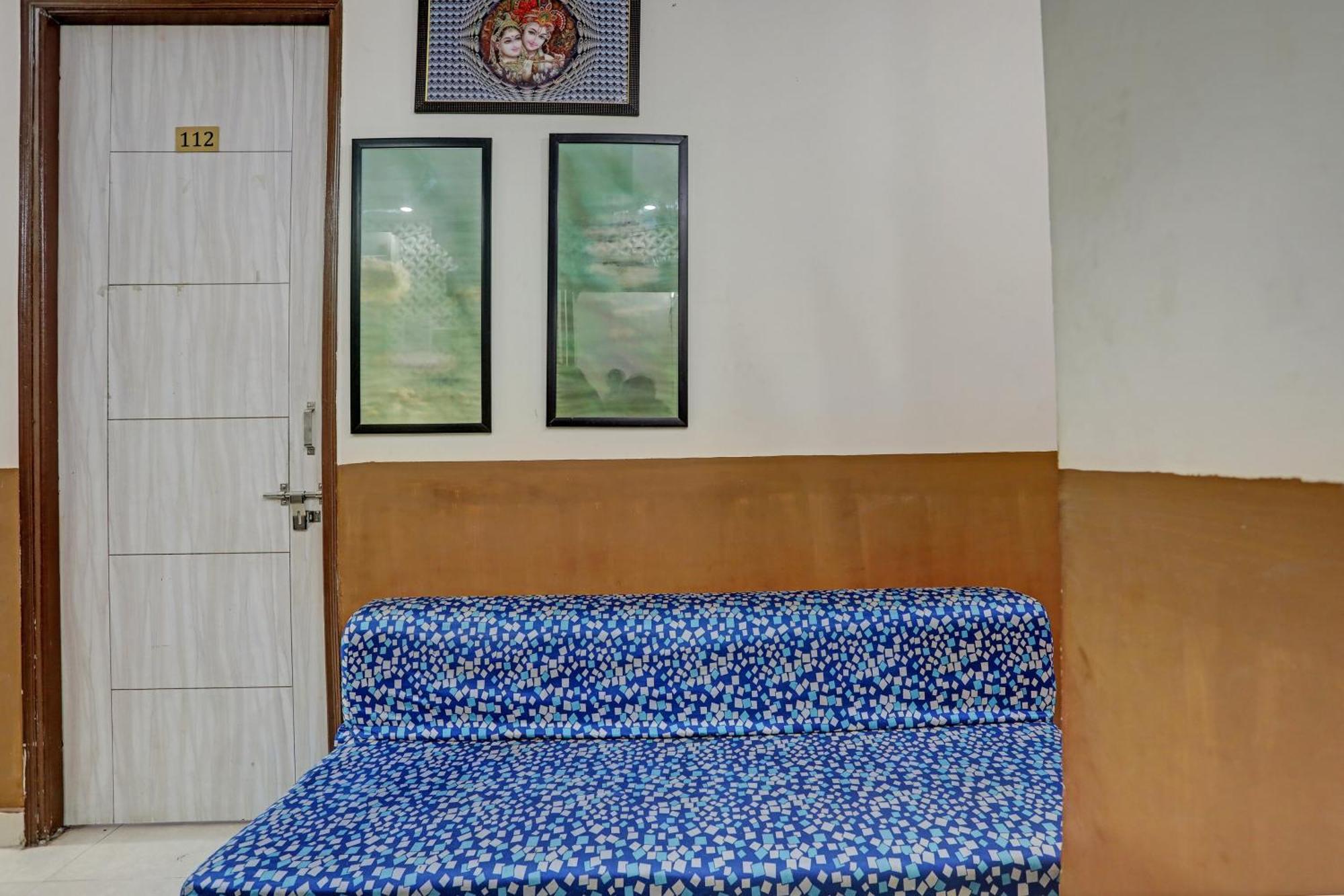 Hotel O Kanak Palace Yeni Delhi Dış mekan fotoğraf