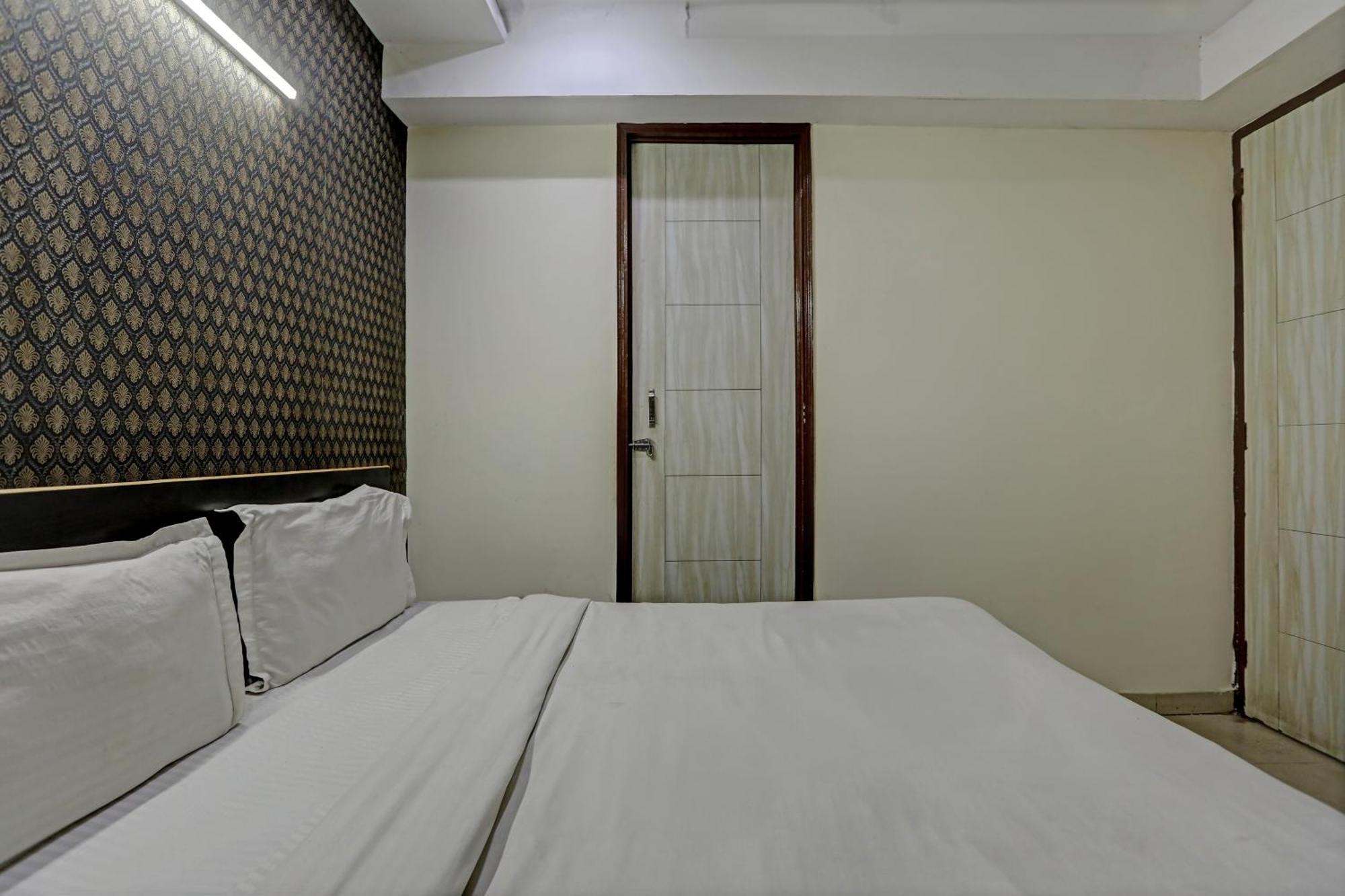 Hotel O Kanak Palace Yeni Delhi Dış mekan fotoğraf